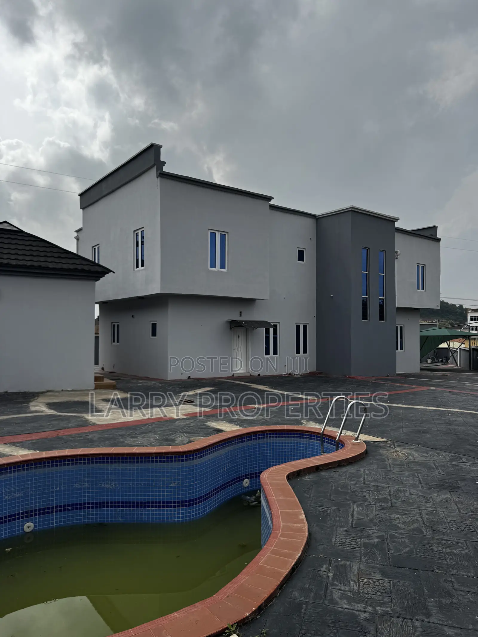 Luxury 4 Bedroom Fully Detached Duplex