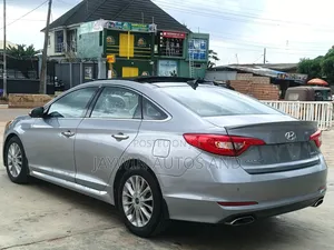 Hyundai Sonata Limited w/Brown Leather PZEV 4dr Sedan (2.4L 4cyl 6A)