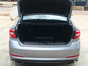 Hyundai Sonata Limited w/Brown Leather PZEV 4dr Sedan (2.4L 4cyl 6A)