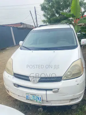 Toyota Sienna 2005 White