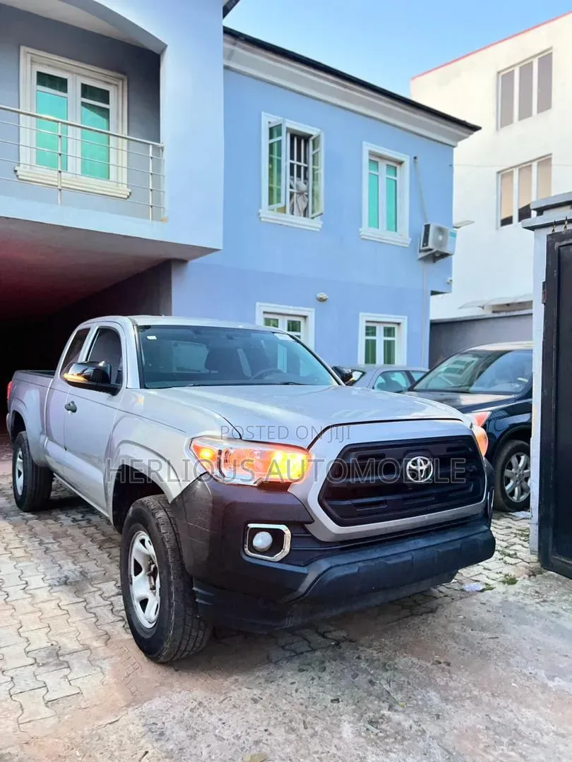 Toyota Tacoma 2017 Silver