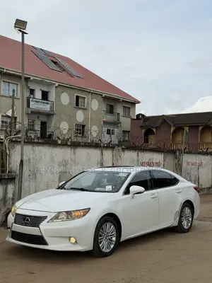 Lexus ES 350 FWD 2014 White