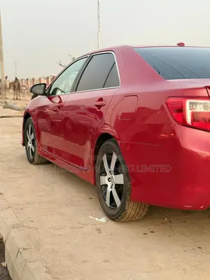 Toyota Camry SE 4dr Sedan (2.5L 4cyl 6A) 2014 Maroon