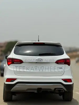 Hyundai Santa Fe SE AWD 2018 White