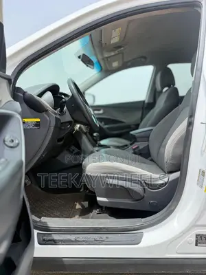 Hyundai Santa Fe SE AWD 2018 White