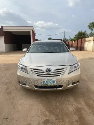 Toyota Camry XLE V6 4dr Sedan (3.5L 6cyl 6AM) 2008 Gold