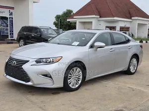 Lexus ES 2017 Silver