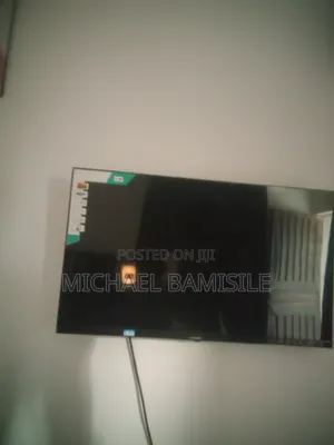 32 Inches Hisence Smart Tv