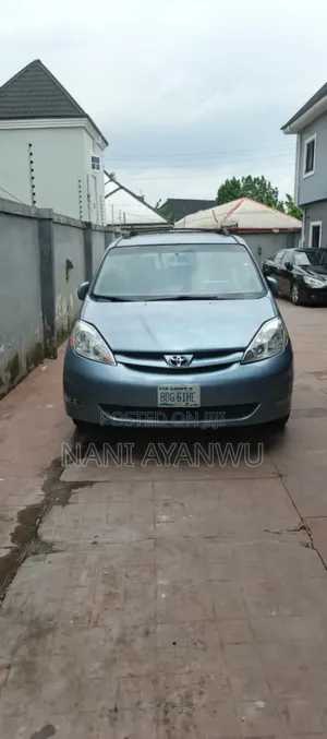 Toyota Sienna 2008 Green