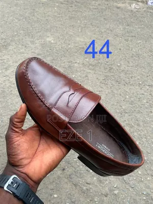 Second Hand Shoe