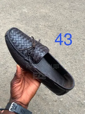Second Hand Shoe