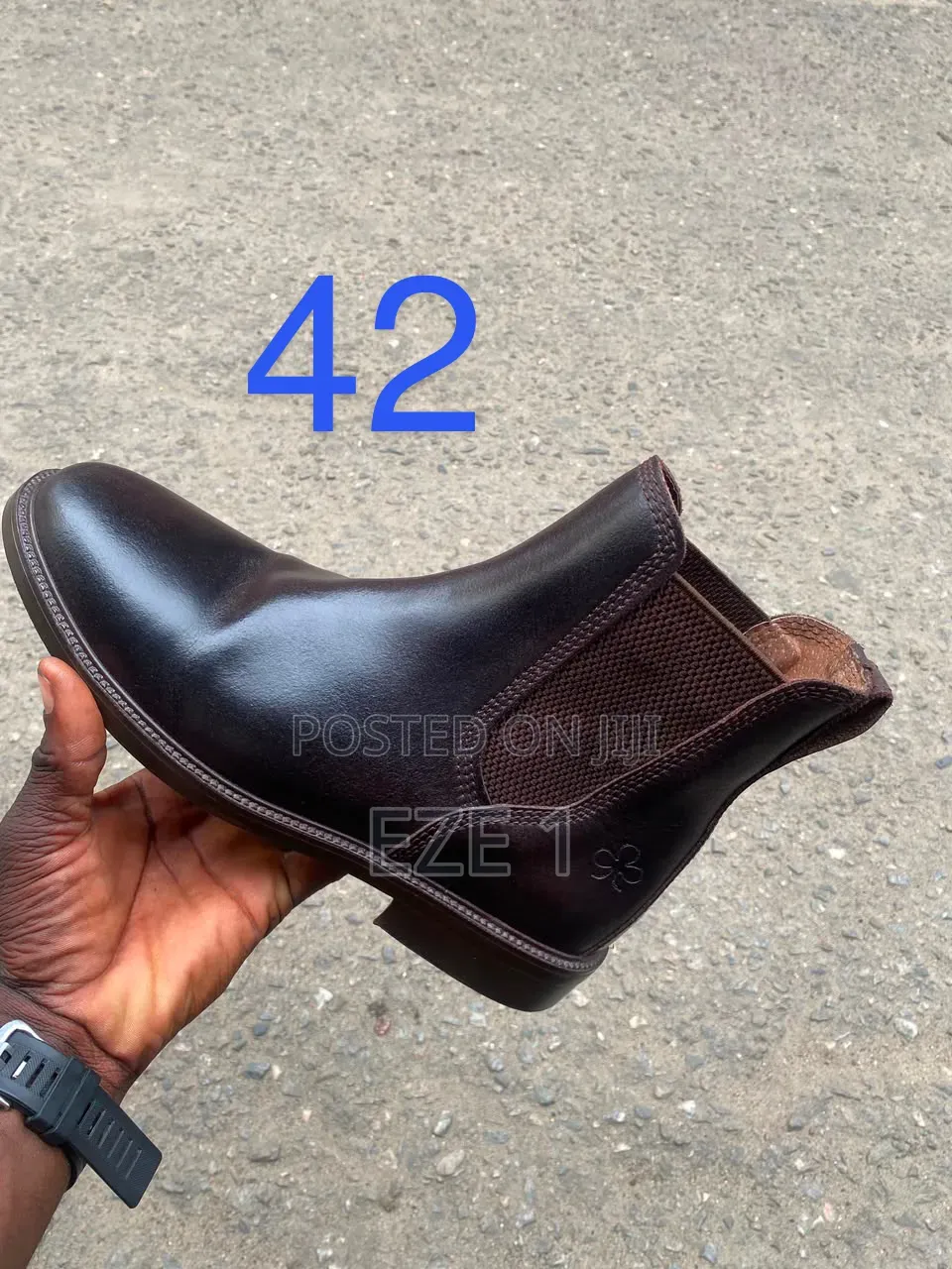 Second Hand Shoe