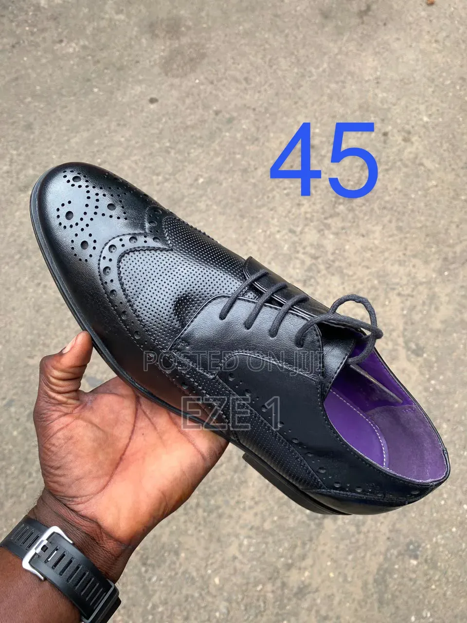 Second Hand Shoe