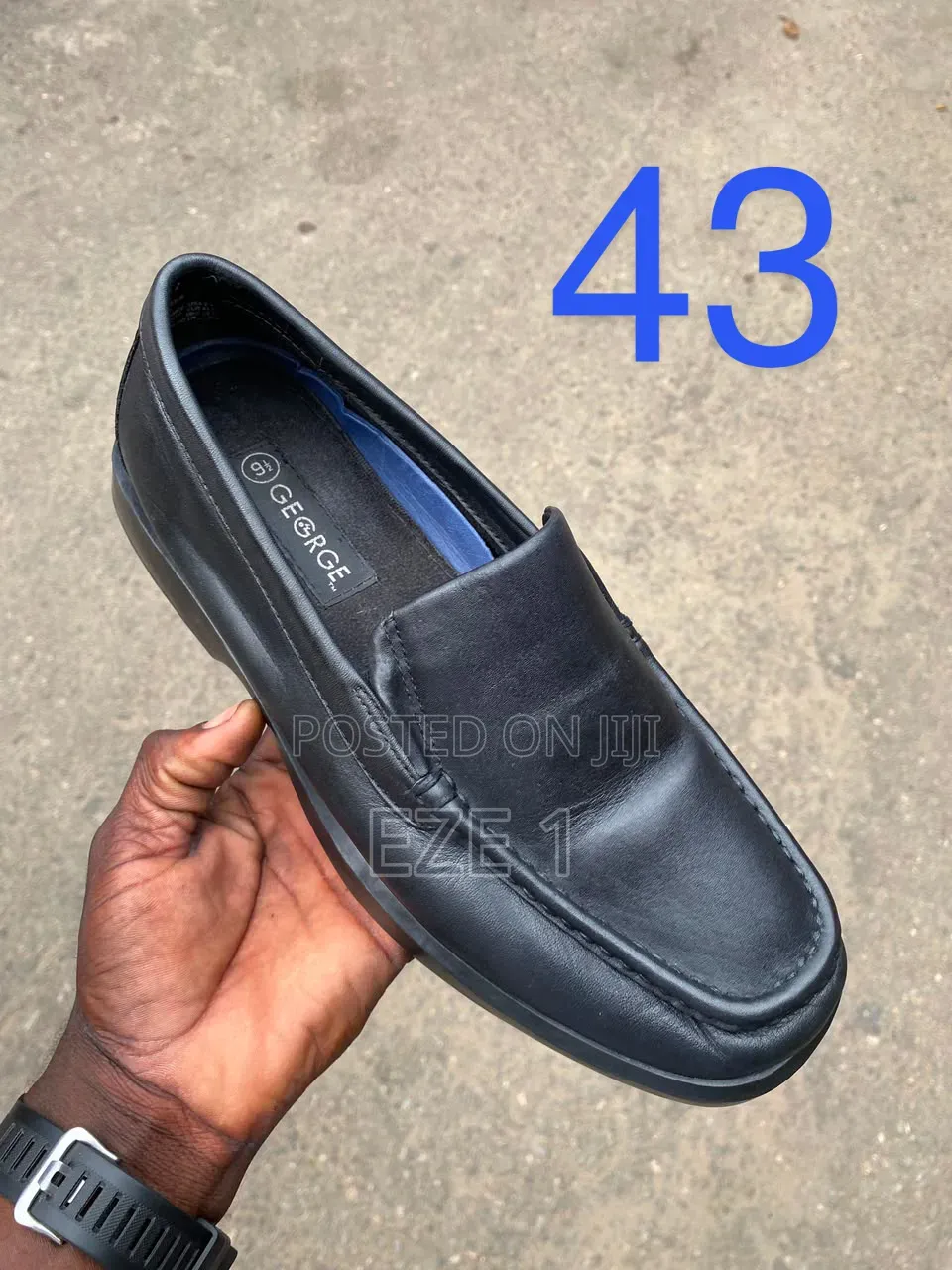 Second Hand Shoe