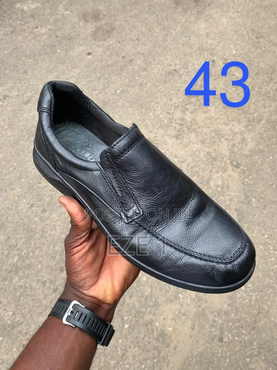 Second Hand Shoe