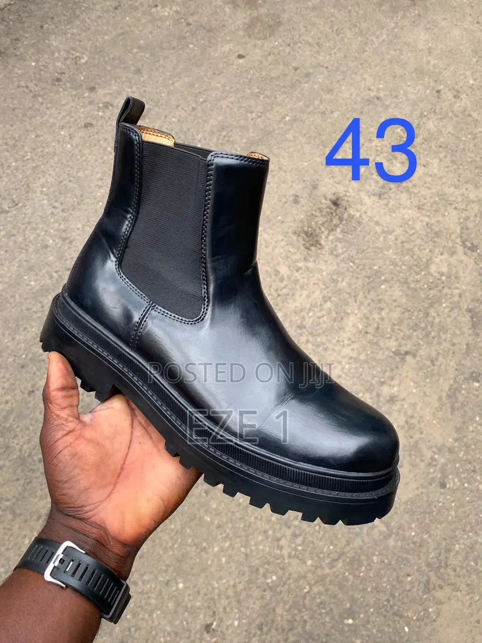 Second Hand Shoe