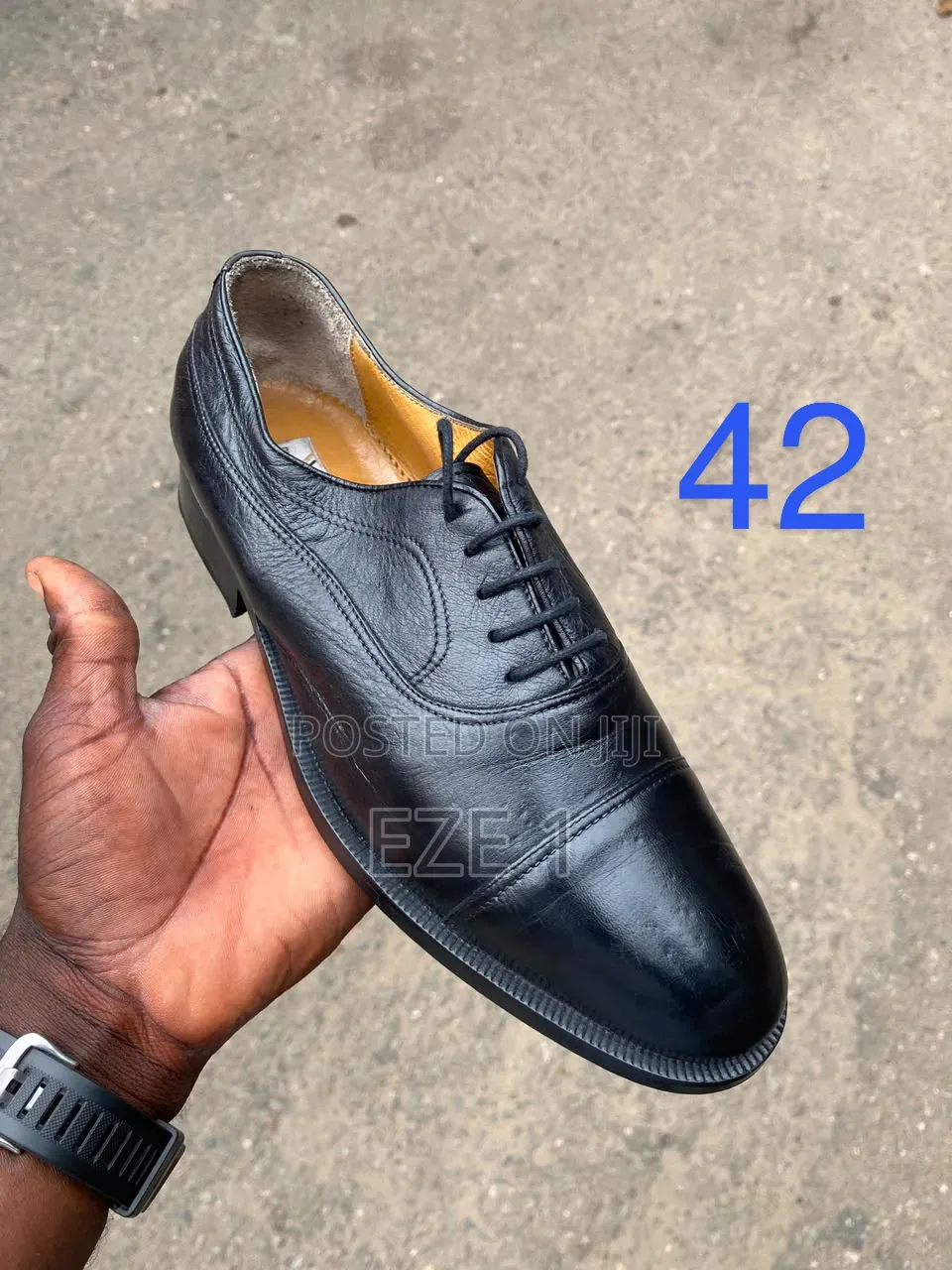 Second Hand Shoe