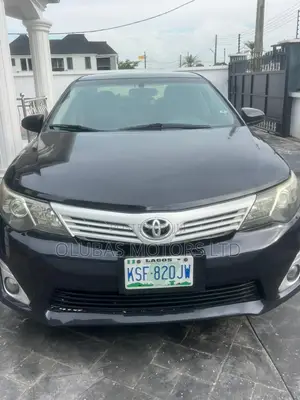 Toyota Camry SE 4dr Sedan (2.5L 4cyl 6A) 2013 Black