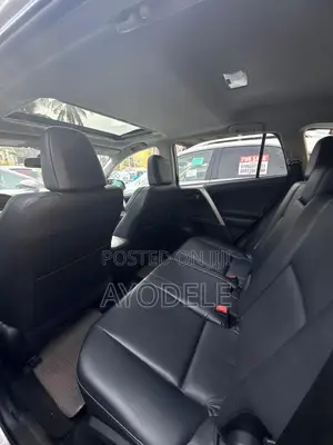 Toyota RAV4 Limited 4dr SUV (2.5L 4cyl 6A) 2015 Silver