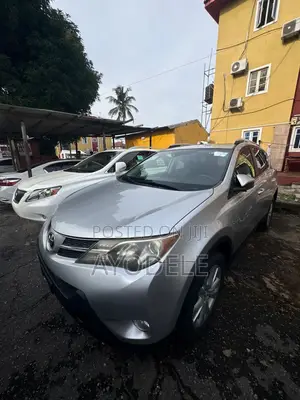 Toyota RAV4 Limited 4dr SUV (2.5L 4cyl 6A) 2015 Silver