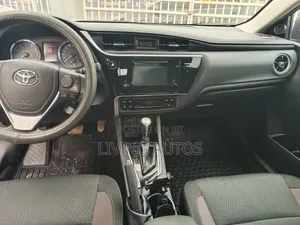 Toyota Corolla LE 4dr Sedan (1.8L 4cyl CVT) 2017 Blue