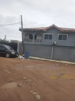 3bdrm Apartment in James Daniel, Ikorodu Garage for rent