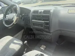 Toyota HiAce 2007 White