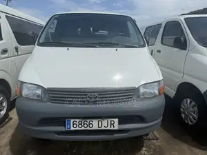 Toyota HiAce 2007 White