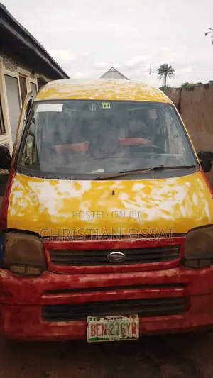 Daihatsu Hijet 2005 Yellow