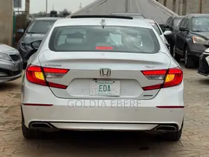 Honda Accord Touring 2.0T 2020 White