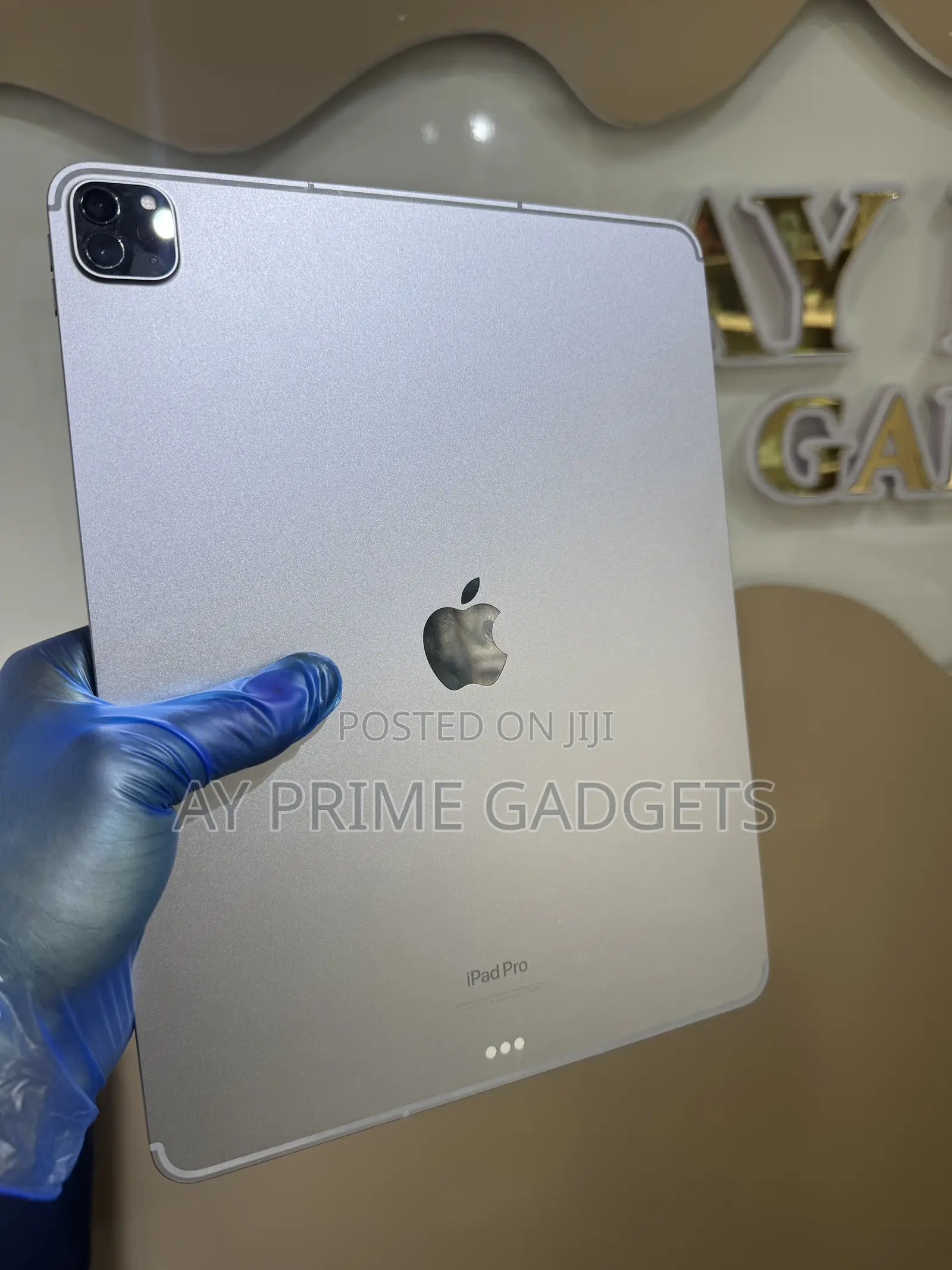 Apple iPad Pro 12.9 (2022) 256 GB Gray