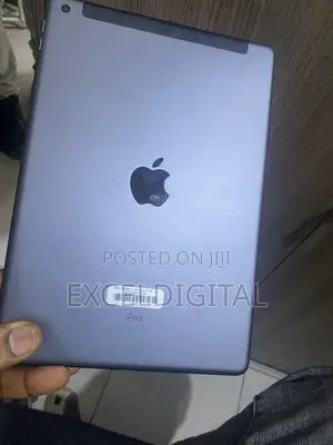 Apple iPad 10.2 (2019) 32 GB Gray