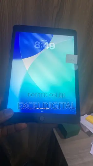 Apple iPad 10.2 (2019) 32 GB Gray
