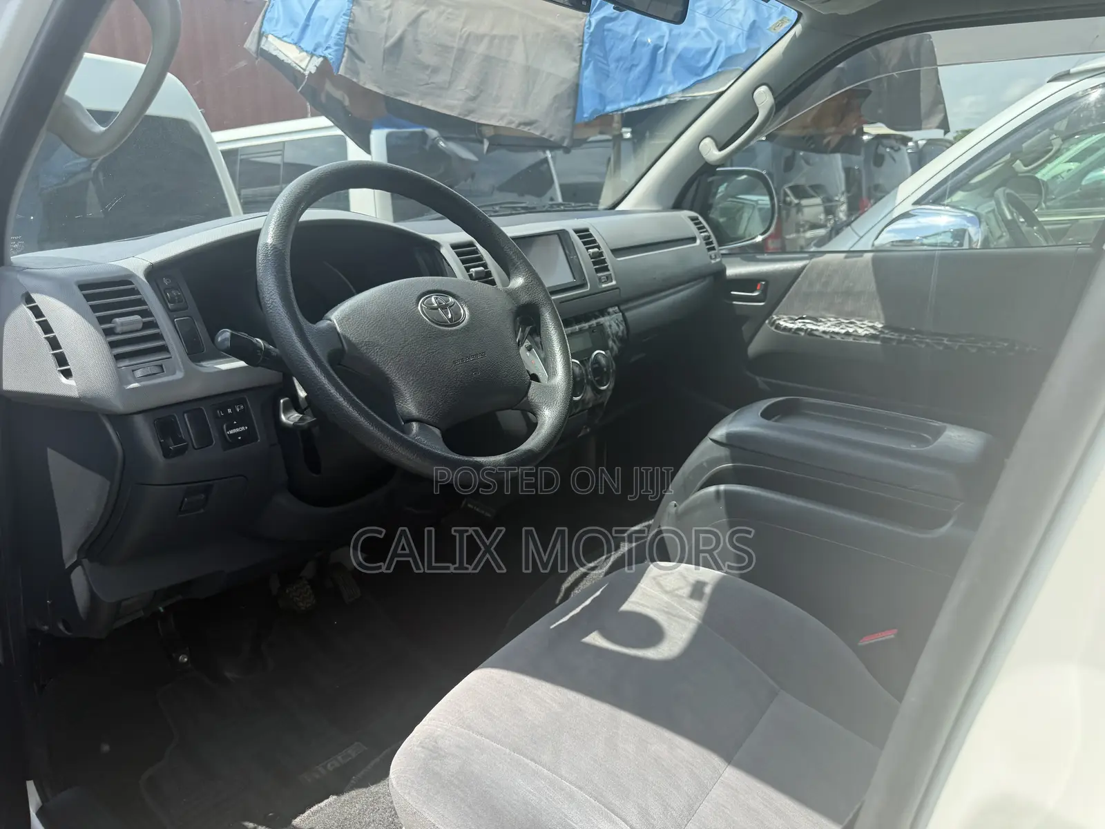 Toyota HiAce 2012 White