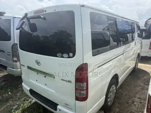 Toyota HiAce 2012 White