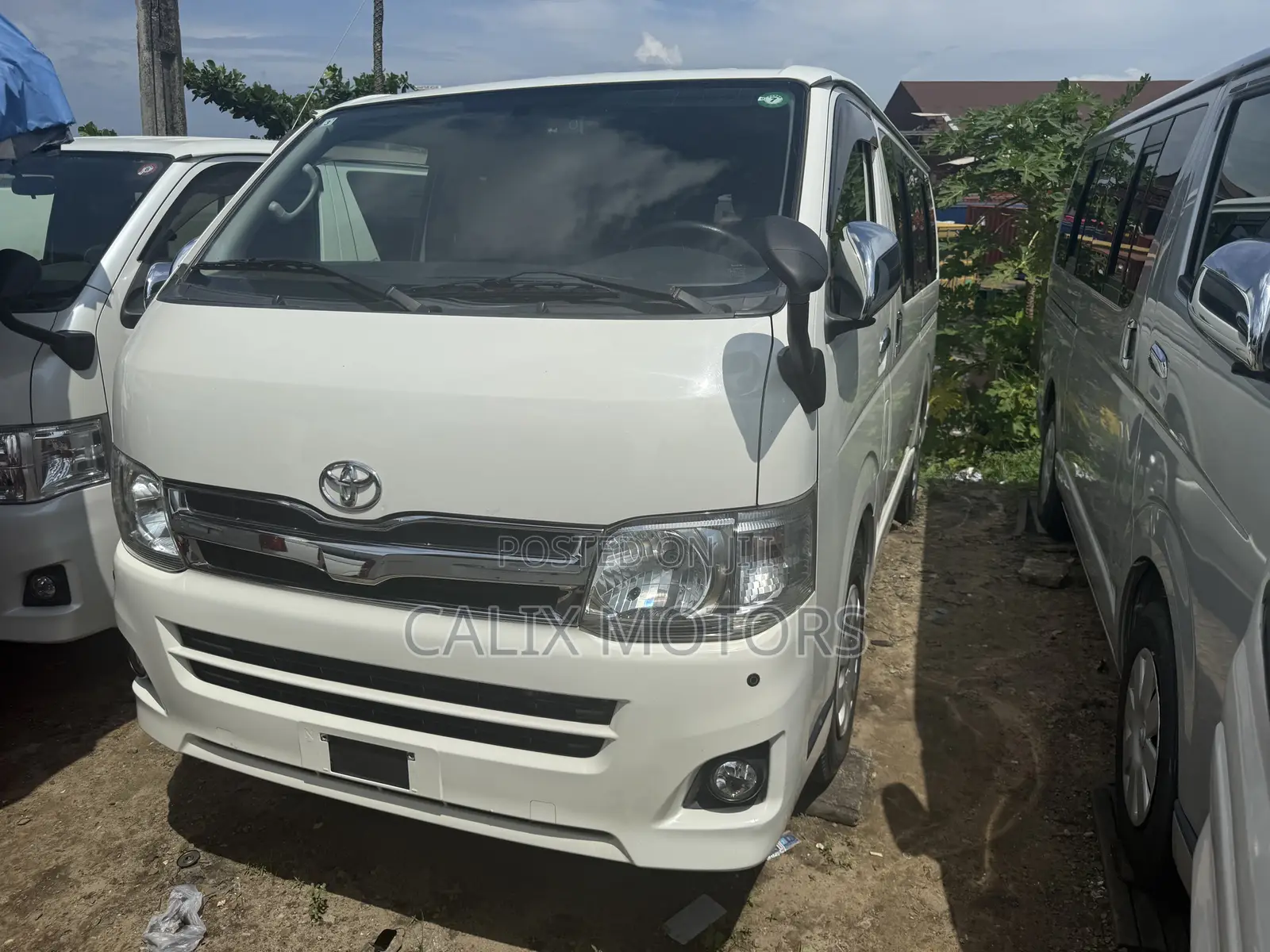 Toyota HiAce 2012 White
