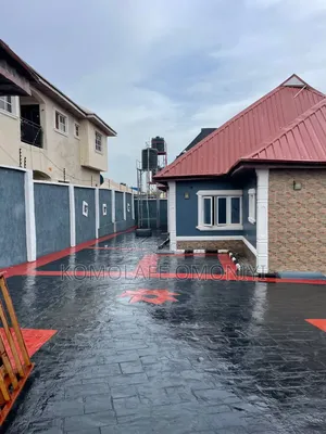 3bdrm Bungalow in Adeoje Estate Akala for rent