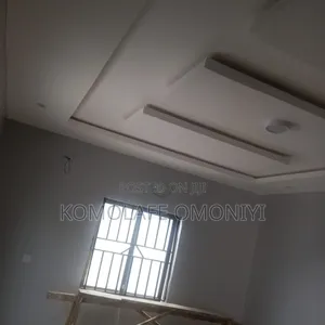 3bdrm Bungalow in Adeoje Estate Akala for rent