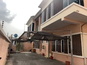 4bdrm Duplex in Chevron for sale