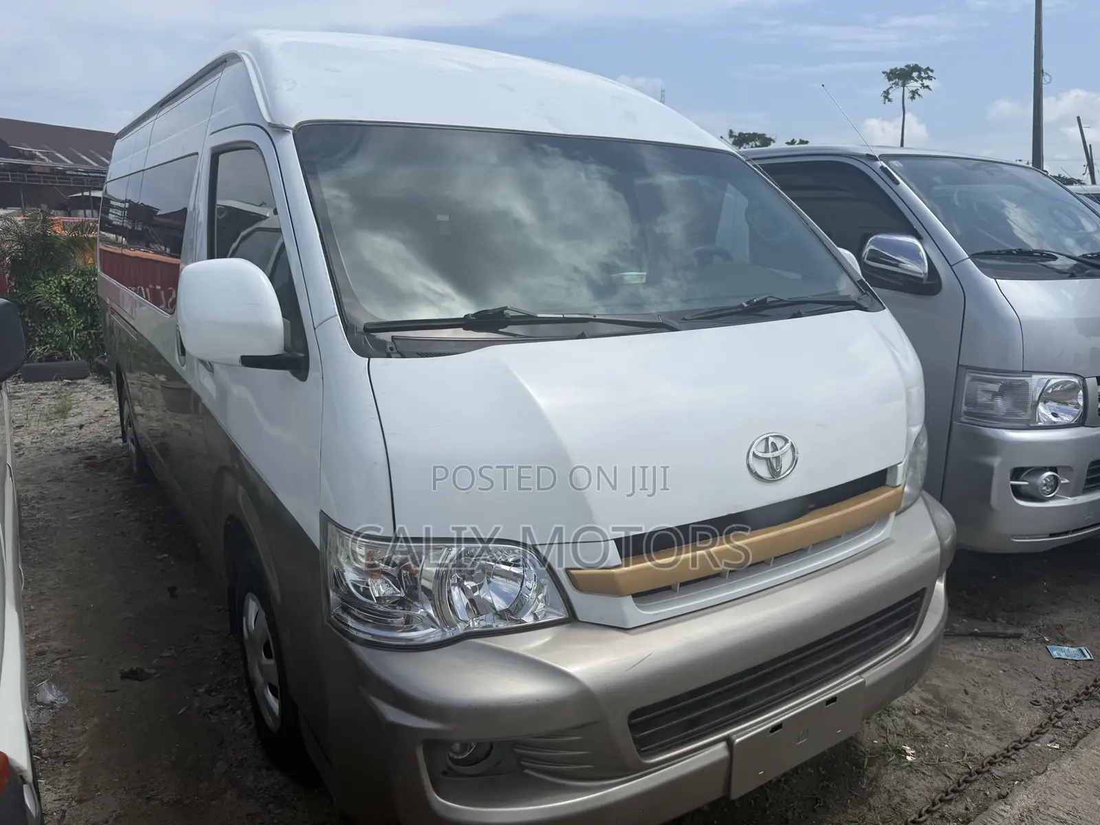 Toyota HiAce 2018 White