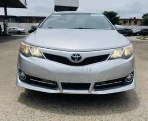 Toyota Camry SE 4dr Sedan (2.5L 4cyl 6A) 2013 Silver