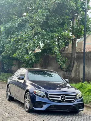 Mercedes-Benz E300 2017 Blue