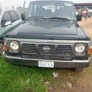 Nissan Patrol 1999 Black