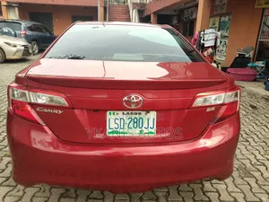 Toyota Camry SE 4dr Sedan (2.5L 4cyl 6A) 2014 Red