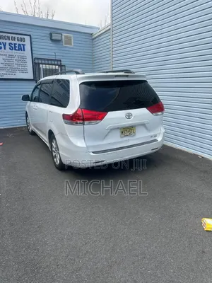 Toyota Sienna Limited 7-Passenger 4dr Minivan (3.5L 6cyl 6A) 2014 White