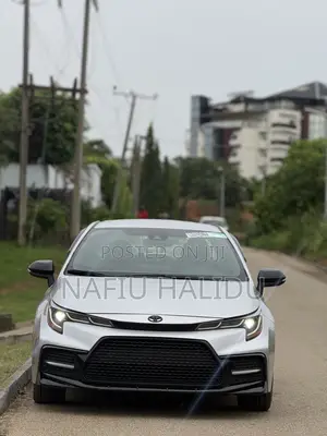 Toyota Corolla 2022 Silver