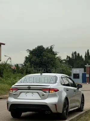 Toyota Corolla 2022 Silver