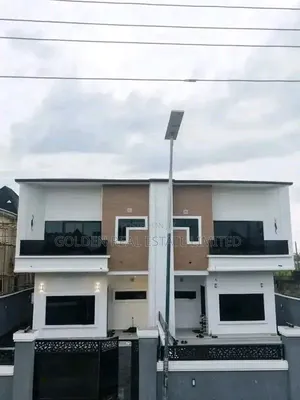 Furnished 3bdrm Duplex in Shell Location for sale