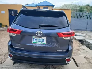 Toyota Highlander 2016 Blue