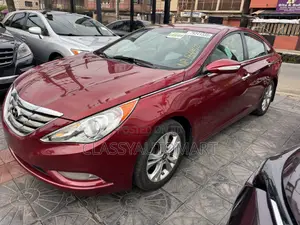 Hyundai Sonata SE Sedan FWD (2.4L 4cyl 6A) 2012 Burgundy
